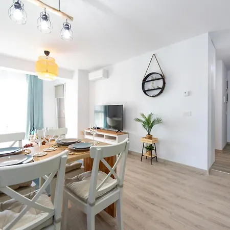 A & A Turquoise View - By Openhouse ティミショアラ