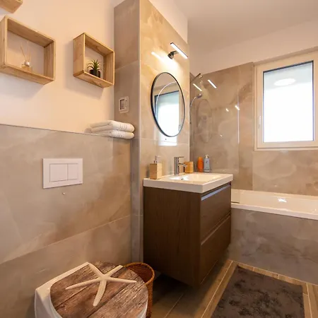 A & A Turquoise View - By Openhouse ティミショアラ