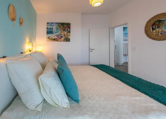 A & A Turquoise View - By Openhouse *